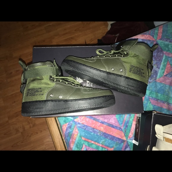 Nike Shoes - Nike SF Airforce Mid 7.5 Nike Shoes - Nike SF Airforce Mid 7.5